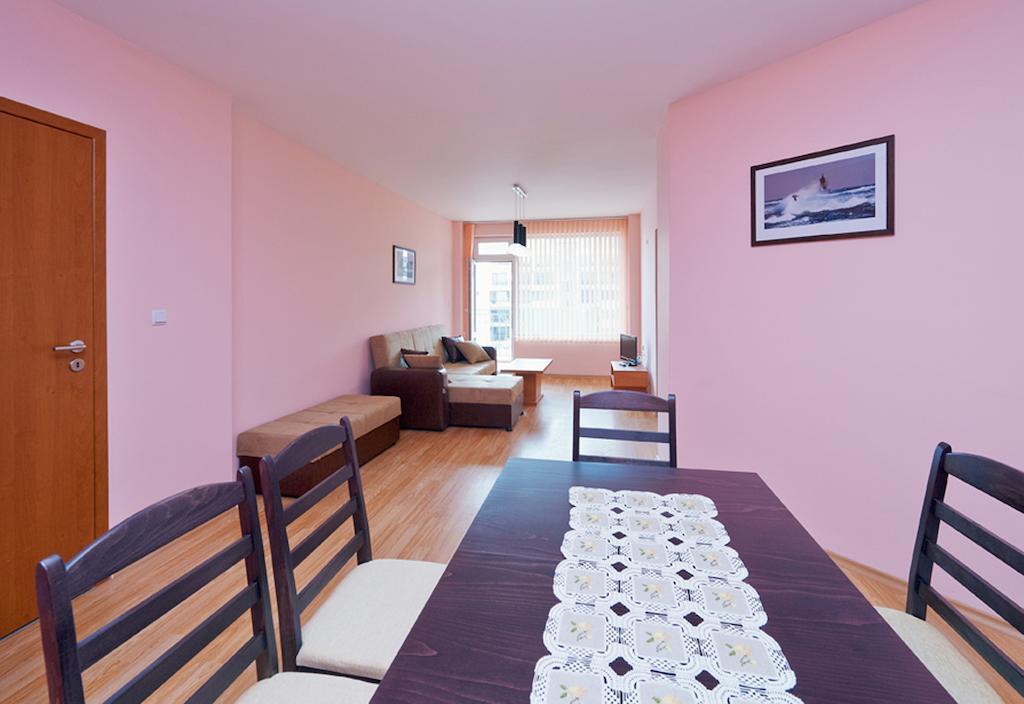 Apartments Dimitrovi Pomorie Habitación foto